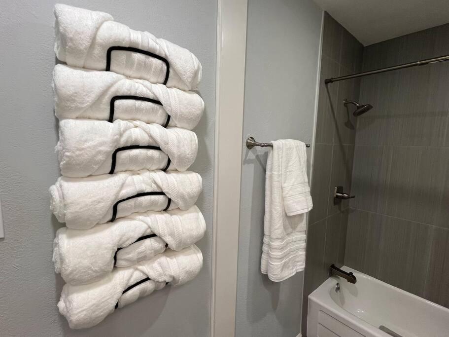 Healing Haven King Bed Suite Dallas Eksteriør bilde