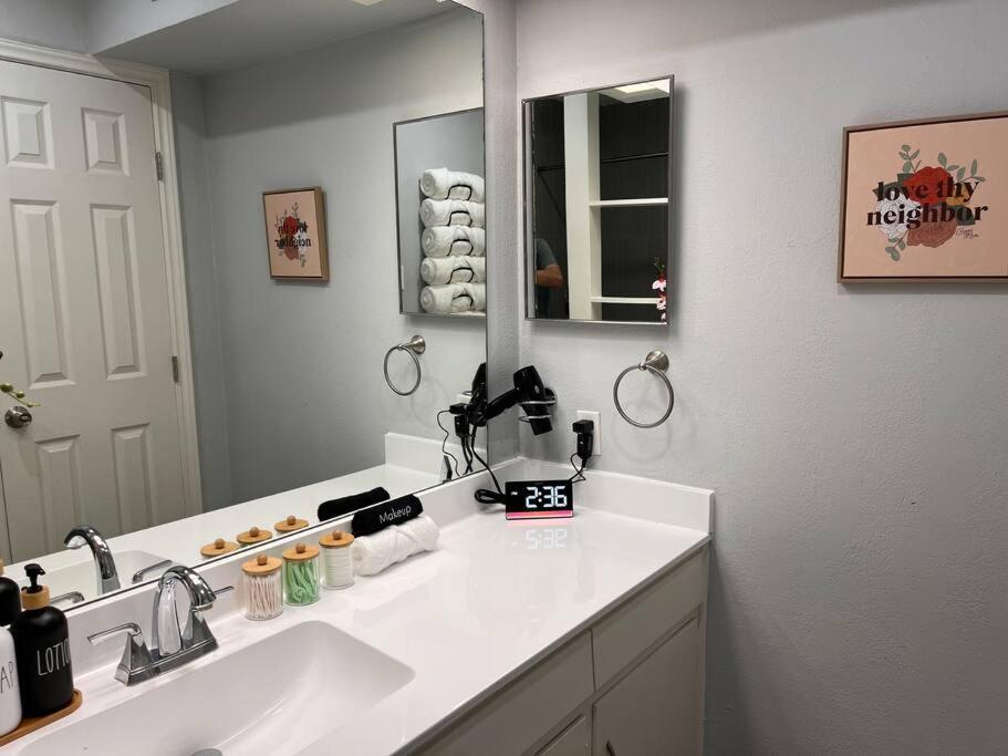 Healing Haven King Bed Suite Dallas Eksteriør bilde